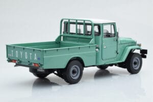 Toyota Land Cruiser 40 4x4 Pickup Verde Kyosho 1:18 08958FG Metal - imagem 4 de 8