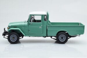 Toyota Land Cruiser 40 4x4 Pickup Verde Kyosho 1:18 08958FG Metal - imagem 5 de 8