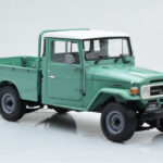 Toyota Land Cruiser 40 4x4 Pickup Verde Kyosho 1:18 - image 6 of 8