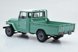 Toyota Land Cruiser 40 4x4 Pickup Verde Kyosho 1:18 08958FG Metal - imagem 7 de 8