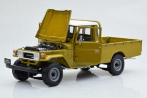 Toyota Land Cruiser 40 4x4 Pickup Azeitona Kyosho 1:18 08958K Metal - imagem 2 de 8