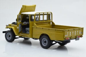 Toyota Land Cruiser 40 4x4 Pickup Azeitona Kyosho 1:18 08958K Metal - imagem 3 de 8