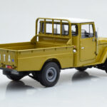 Toyota Land Cruiser 40 4x4 Pickup Azeitona Kyosho 1:18 - image 4 of 8