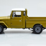 Toyota Land Cruiser 40 4x4 Pickup Azeitona Kyosho 1:18 - image 5 of 8