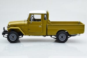 Toyota Land Cruiser 40 4x4 Pickup Azeitona Kyosho 1:18 08958K Metal - imagem 5 de 8