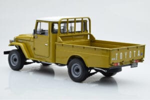 Toyota Land Cruiser 40 4x4 Pickup Azeitona Kyosho 1:18 08958K Metal - imagem 7 de 8