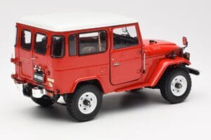 Toyota Land Cruiser FJ40 Van Vermelho Kyosho 1:18 08971R Metal - imagem 3 de 8