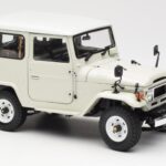 Toyota Land Cruiser FJ40 Van Branco Kyosho 1:18 08971W - image 6 of 8
