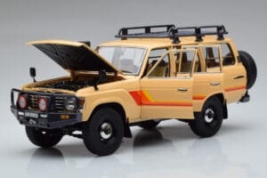 Toyota Land Cruiser 60 Bege Com Peças Opcionais Kyosho 1:18 08956XBE Metal - imagem 2 de 12