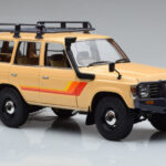 Toyota Land Cruiser 60 Bege Com Peças Opcionais Kyosho 1:18 - image 5 of 12