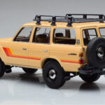 Toyota Land Cruiser 60 Bege Com Peças Opcionais Kyosho 1:18 - image 6 of 12