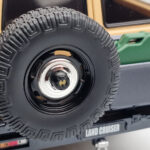 Toyota Land Cruiser 60 Bege Com Peças Opcionais Kyosho 1:18 - image 7 of 12