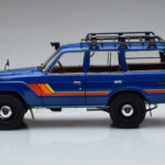 Toyota Land Cruiser 60 Azul Com Peças Opcionais Kyosho 1:18 - image 4 of 11