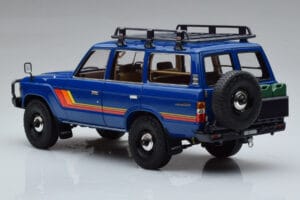 Toyota Land Cruiser 60 Azul Com Peças Opcionais Kyosho 1:18 08956XBL Metal - imagem 6 de 11