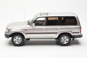 Toyota Land Cruiser HDJ80 Bege Metálico Otto 1:18 OT438 Resina - imagem 3 de 6