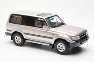 Toyota Land Cruiser HDJ80 Bege Metálico Otto 1:18 OT438 Resina - imagem 4 de 6
