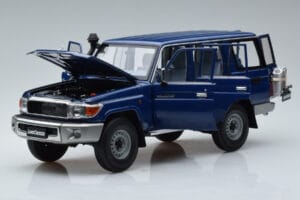 Toyota Land Cruiser J76 Azul Almost Real 1:18 870101 Metal - imagem 2 de 7