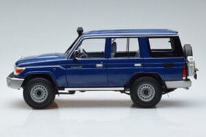 Toyota Land Cruiser J76 Azul Almost Real 1:18 870101 Metal - imagem 4 de 7