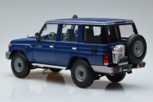 Toyota Land Cruiser J76 Azul Almost Real 1:18 870101 Metal - imagem 6 de 7