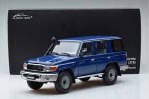 Toyota Land Cruiser J76 Azul Almost Real 1:18 870101 Metal - imagem 7 de 7