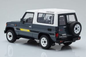 Toyota Land Cruiser LJ73 Cinzento Otto 1:18 OT437 Resina - imagem 5 de 6