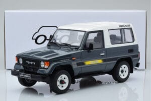 Toyota Land Cruiser LJ73 Cinzento Otto 1:18 OT437 Resina - imagem 6 de 6