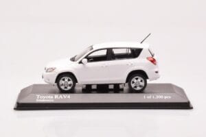 Toyota RAV4 XA30 Branco Minichamps 1:43