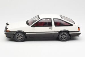 Toyota Sprinter Trueno AE86 Branco Otto 1:18 OT444B Resina - imagem 3 de 6