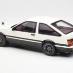 Toyota Sprinter Trueno AE86 Branco Otto 1:18 OT444B - image 5 of 6
