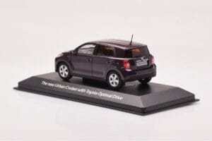 Toyota Urban Cruiser Roxo Metálico Minichamps 1:43 403166963 Metal - imagem 3 de 4
