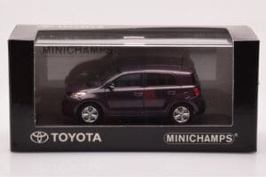 Toyota Urban Cruiser Roxo Metálico Minichamps 1:43 403166963 Metal - imagem 4 de 4