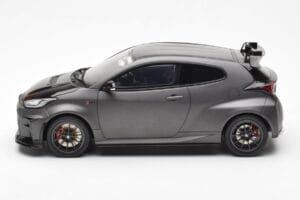 Toyota GR Yaris Circuit Package Preto Otto 1:18 OT1046 Metal - imagem 3 de 6