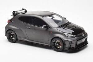 Toyota GR Yaris Circuit Package Preto Otto 1:18 OT1046 Metal - imagem 4 de 6