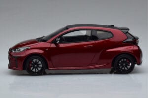 Toyota GR Yaris Vermelho Otto 1:18 OT1003 Resina - imagem 3 de 6