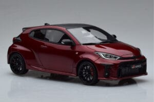 Toyota GR Yaris Vermelho Otto 1:18 OT1003 Resina - imagem 4 de 6