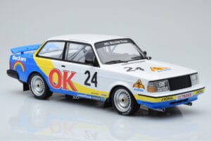 Volvo 240 Turbo Beckers #24 P.G. Andersson Nurburgring 1985 IXO 1:18 18RMC105A Metal - imagem 4 de 6