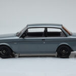 Volvo 240 Turbo Cinzento IXO 1:18 - image 3 of 6