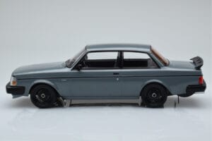 Volvo 240 Turbo Cinzento IXO 1:18 18CMC089 Metal - imagem 3 de 6