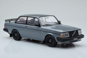 Volvo 240 Turbo Cinzento IXO 1:18 18CMC089 Metal - imagem 4 de 6