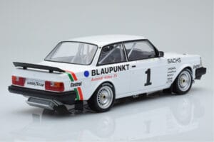 Volvo 240 Turbo IPS Racing Blaupunkt #1 P. Stureson DTM Zolder 1986 IXO 1:18 18RMC106 Metal - imagem 2 de 6