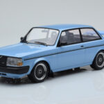 Volvo 240 Turbo Azul Claro IXO 1:18