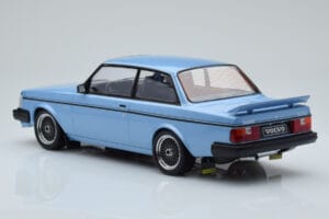 Volvo 240 Turbo Azul Claro IXO 1:18 18MCC090 Metal - imagem 5 de 6