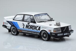 Volvo 240 Turbo Nordica #2 U. Granberg / T. Lindstrom ETCC Brno 1986 IXO 1:18 18RMC088 Metal - imagem 4 de 6