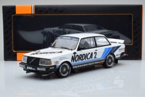 Volvo 240 Turbo Nordica #2 U. Granberg / T. Lindstrom ETCC Brno 1986 IXO 1:18 18RMC088 Metal - imagem 6 de 6