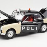 Volvo P121 Polícia Revell 1:18 8904 - image 2 of 8