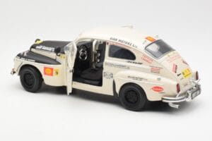 Volvo PV 544 Rally Revell 1:18 8922 Metal - imagem 5 de 8