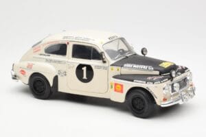 Volvo PV 544 Rally Revell 1:18 8922 Metal - imagem 6 de 8