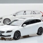 Volvo V60 D3 Crystal Branco FAW 1:18 - image 7 of 7