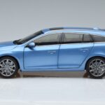 Volvo V60 D3 Power Azul FAW 1:18 9430839 Metal - image 4 of 7