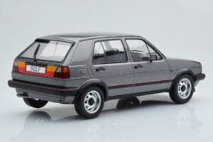 Volkswagen Golf GTI Mk2 Cinzento MCG 1:18 MCG18390 Metal - imagem 2 de 6